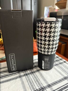 BrüMate - NAV 25oz - Houndstooth